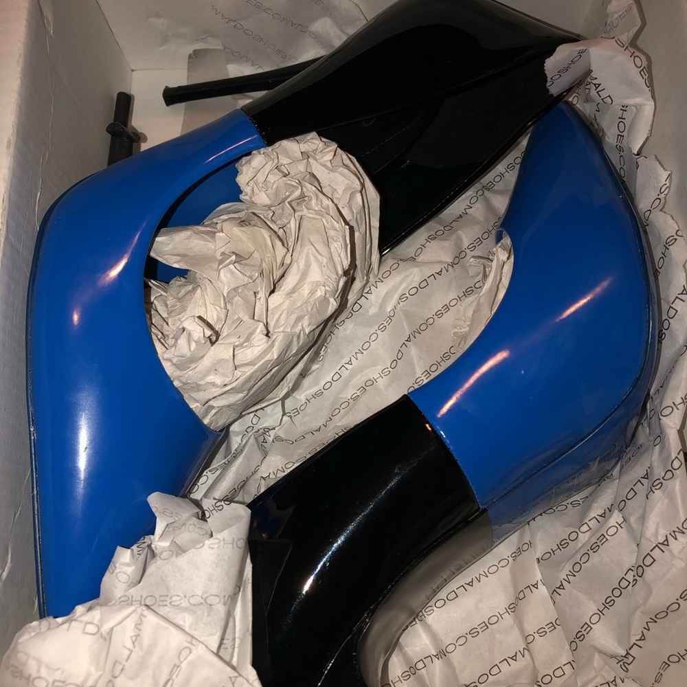 Royal blue and black Aldo pumps